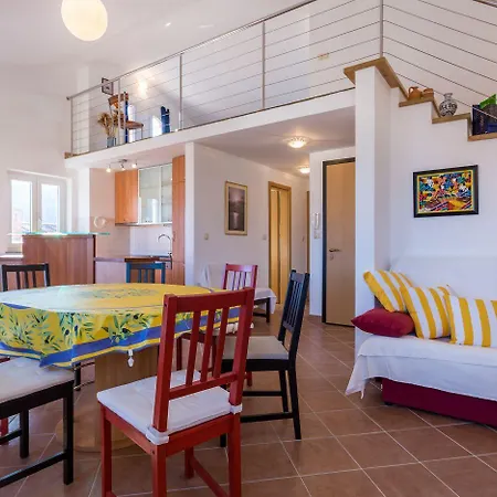 Nur 200 Meter Zum Tollen In *